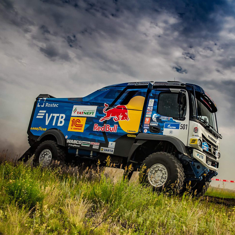 Самые покупаемые новые грузовики в России в начале 2022 года