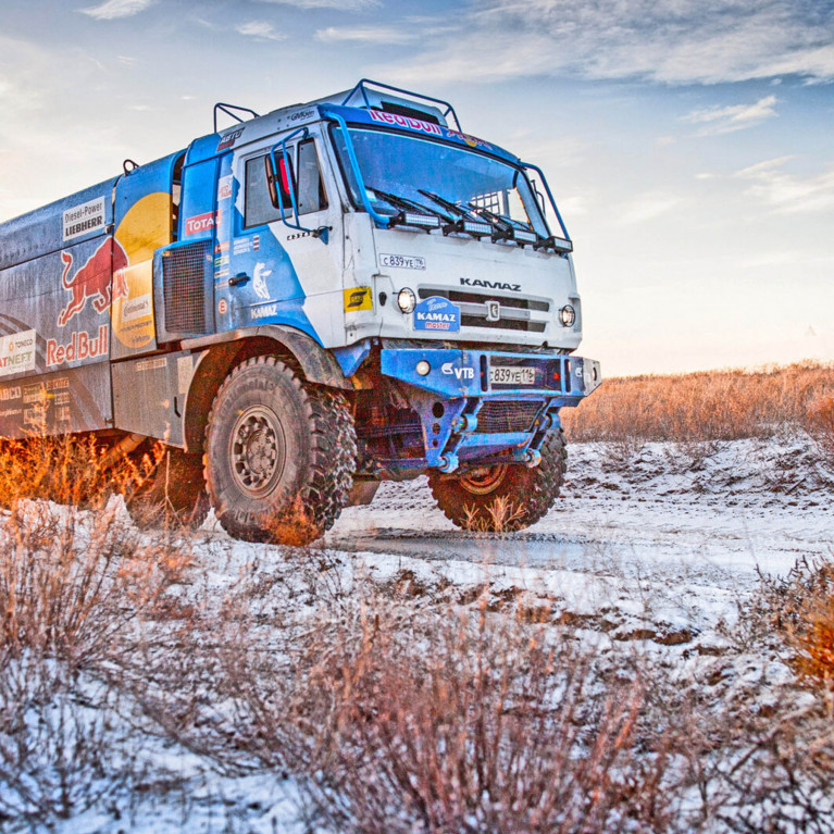 Продажи новых грузовиков в России в 2023 году